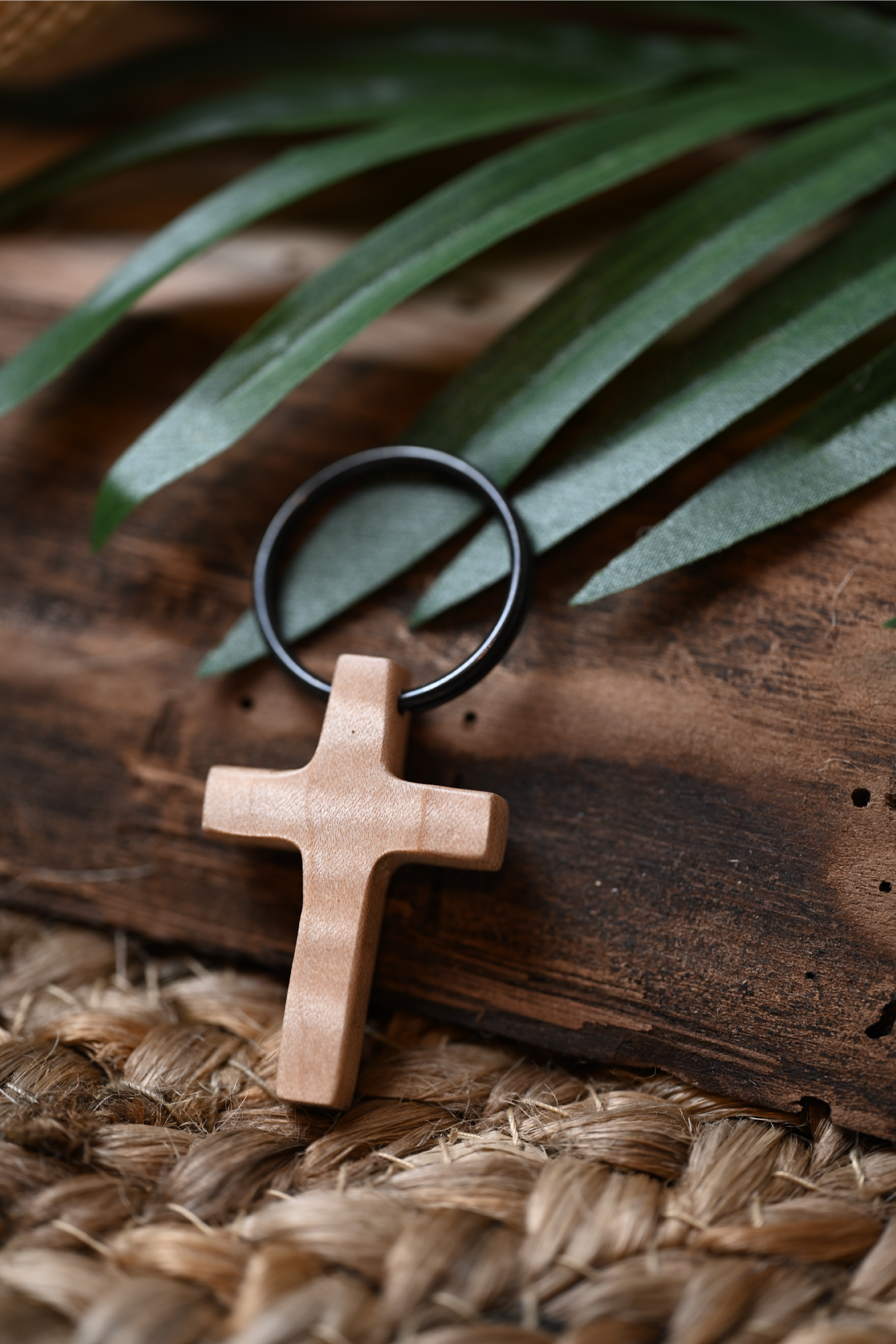 CROSS KEYCHAIN | CURLY MAPLE