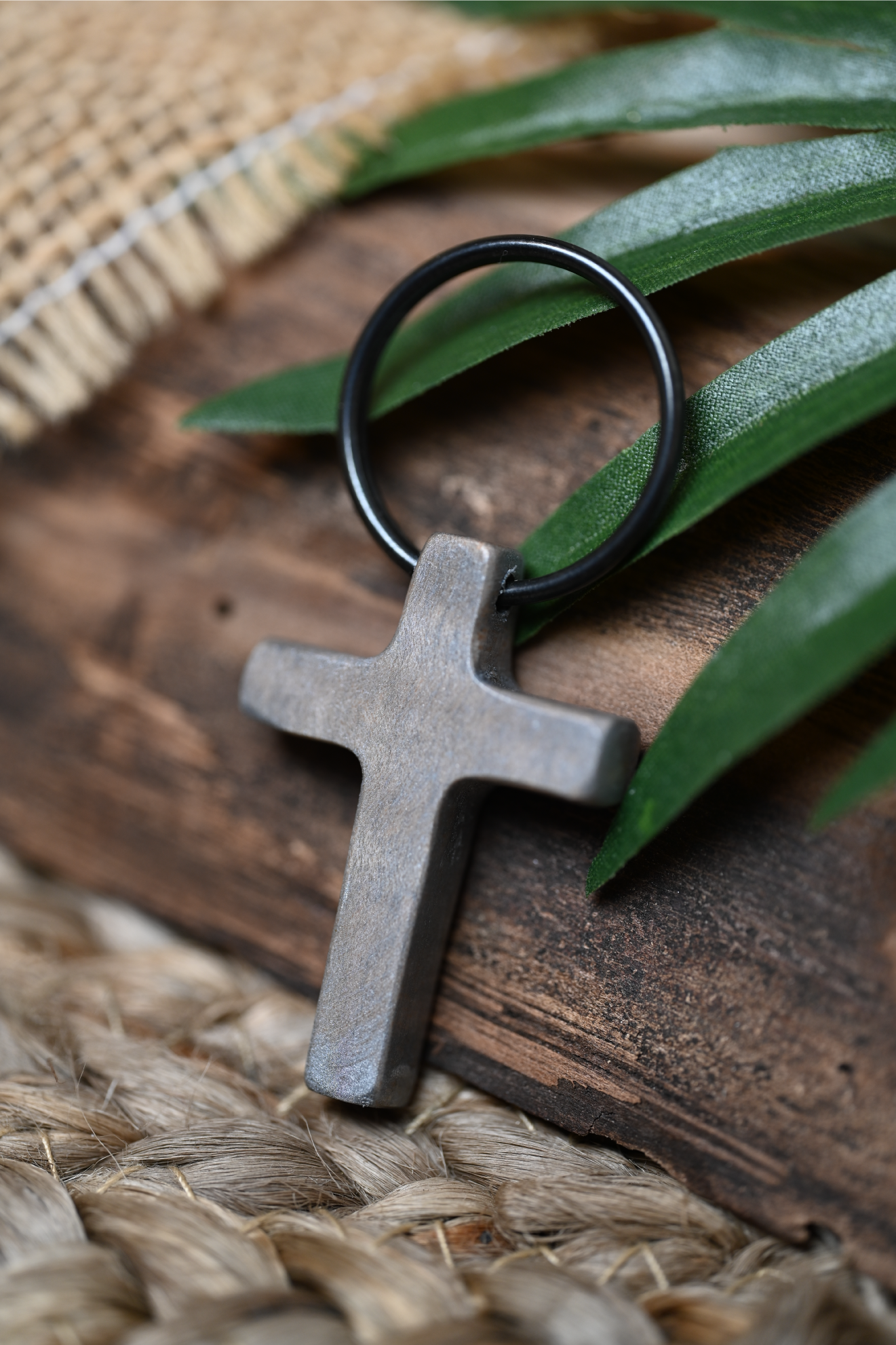 CROSS KEYCHAIN | CURLY MAPLE